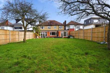 Crespigny Road, London, Image 10