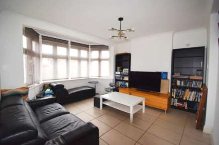 Crespigny Road, London, Image 2