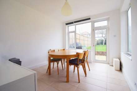 Crespigny Road, London, Image 5