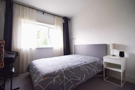 Crespigny Road, London, Image 7