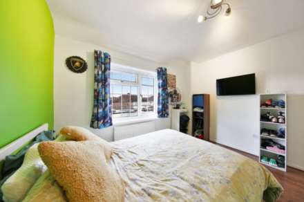 Layfield Crescent, London, Image 6