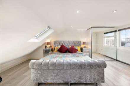 Layfield Crescent, London, Image 8