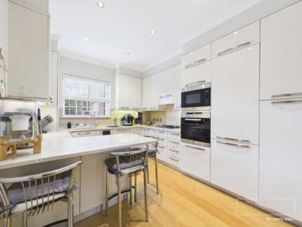 Dewlands Court, Hendon, Image 4