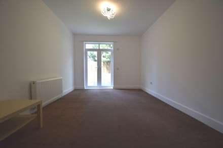 Hillview, London, Image 2