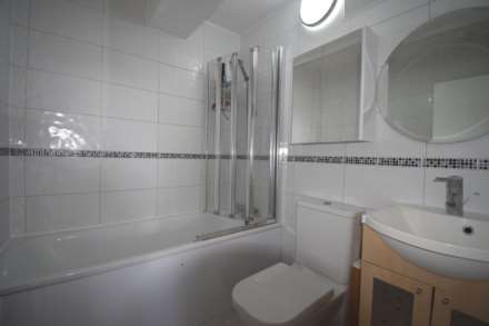 Upper Fosters, London, Image 5