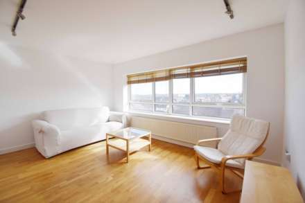 1 Bedroom Flat, Torrington Park, London