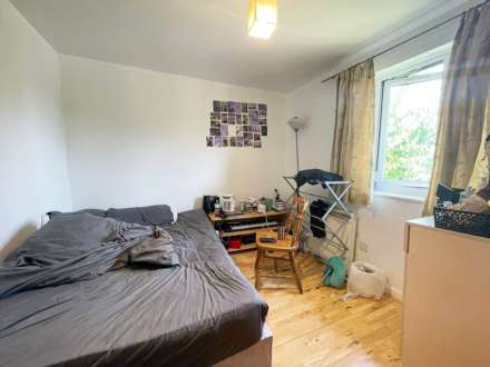 Wenlock Gardens, London, Image 3