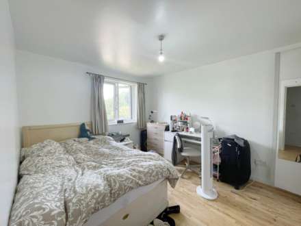 Wenlock Gardens, London, Image 4