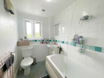 Wenlock Gardens, London, Image 6