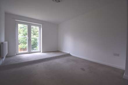 Hillview, London, Image 2