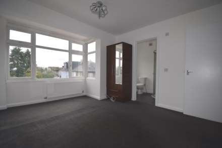 Hillview, London, Image 4