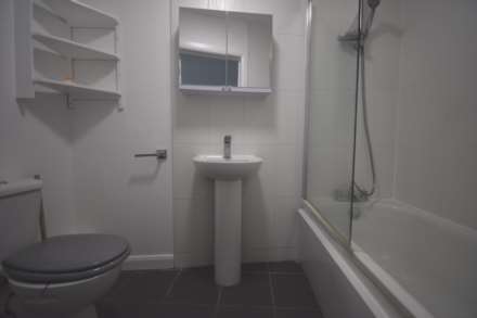 Hillview, London, Image 5