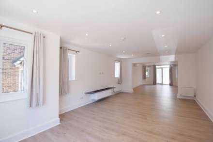 Camlet Way, Barnet, Image 8