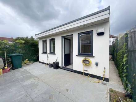 Southbourne Avenue, London, Image 6