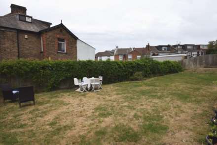 Brent View Road, London, Image 6