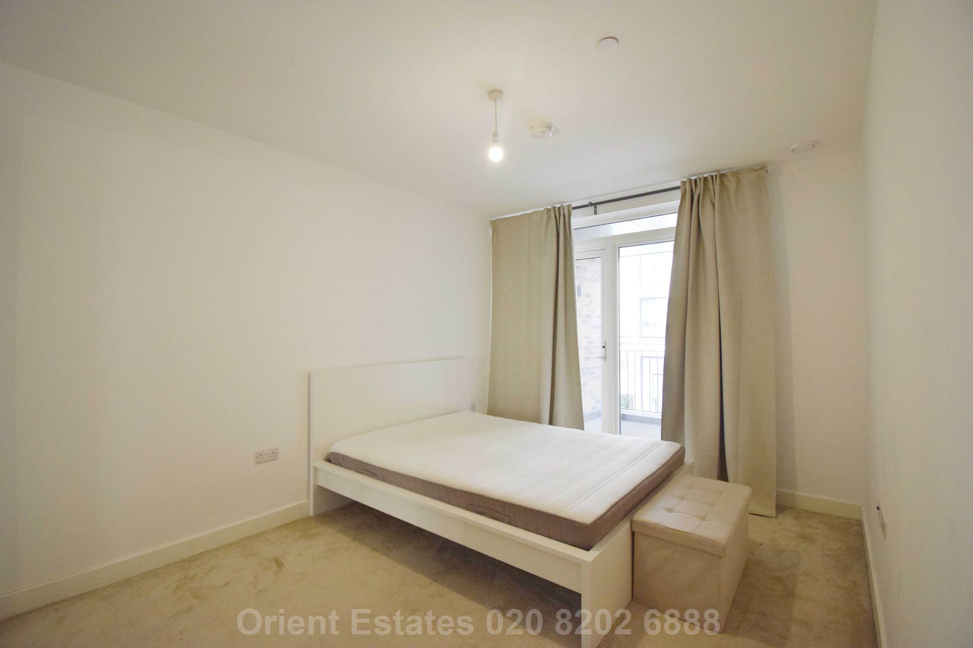 Lismore Boulevard, Colindale, Image 8