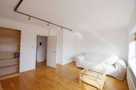 1 Bedroom Flat, Torrington Park, London