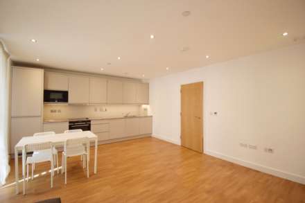 Lismore Boulevard, Colindale, Image 3
