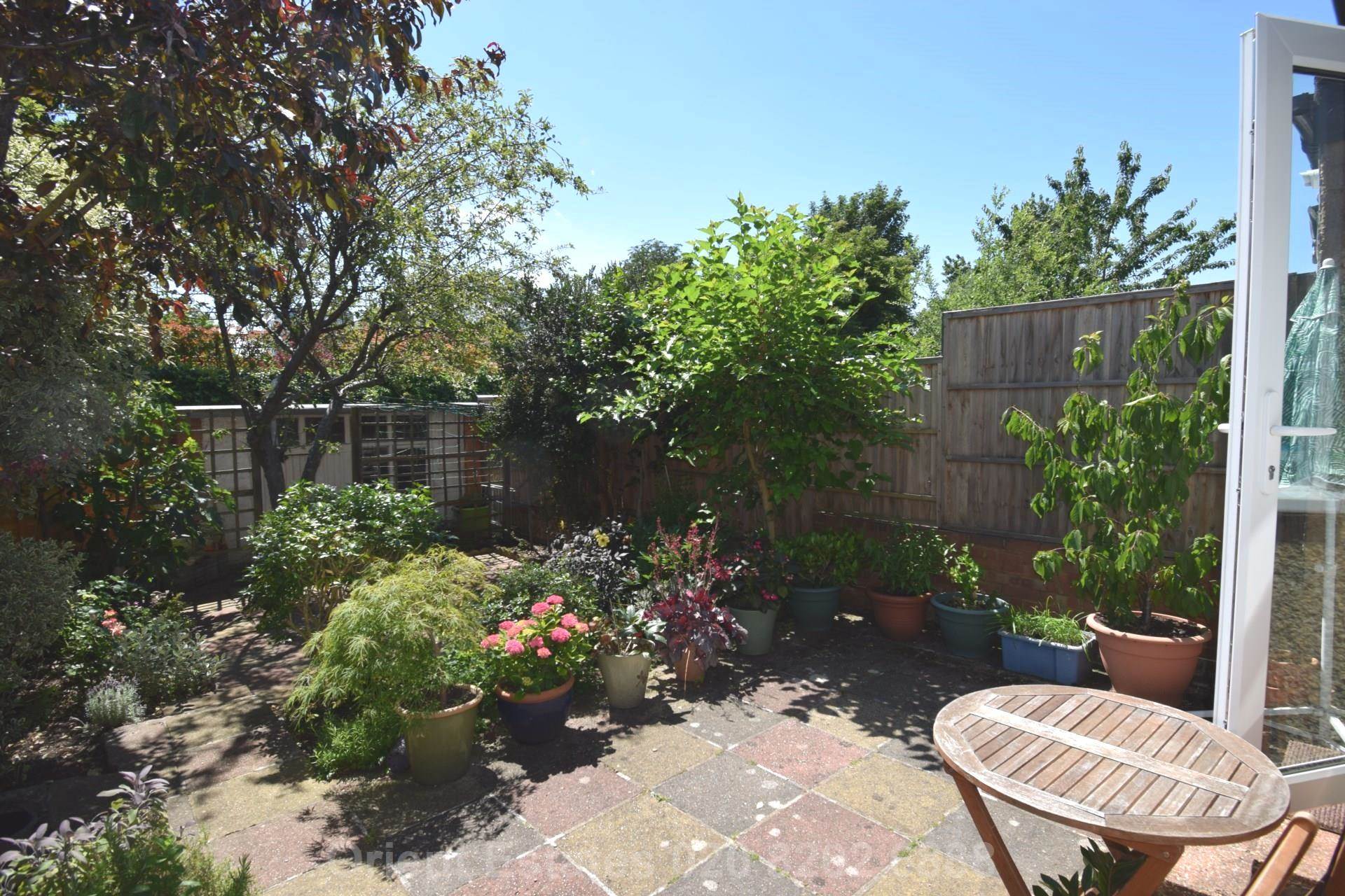 Brent Park Road, London, Image 9