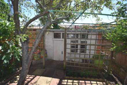 Brent Park Road, London, Image 10