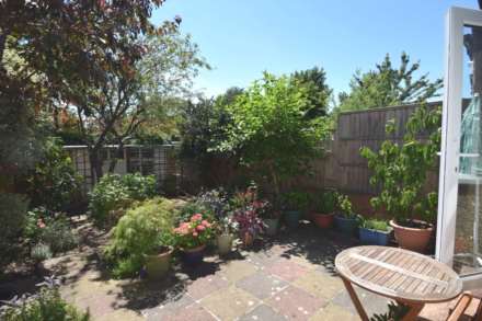 Brent Park Road, London, Image 9
