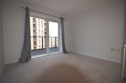 Shearwater Drive, London, Image 4