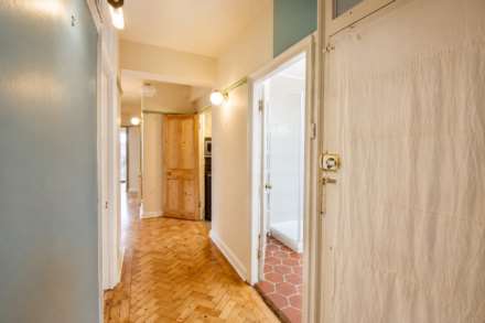 Finchley Road, London, Image 3