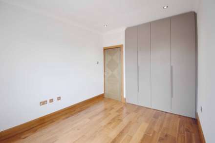 Saddlescombe Way, Woodside Park, Image 14