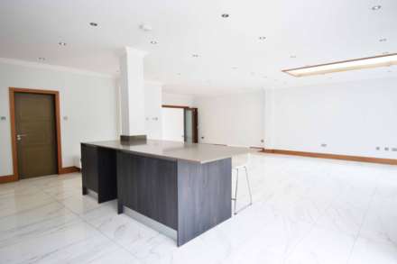 Saddlescombe Way, Woodside Park, Image 6