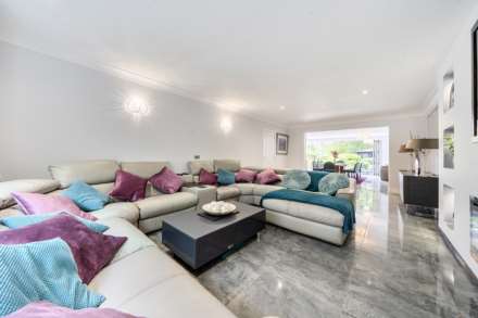 Upland Drive, Brookmans Park, Image 2