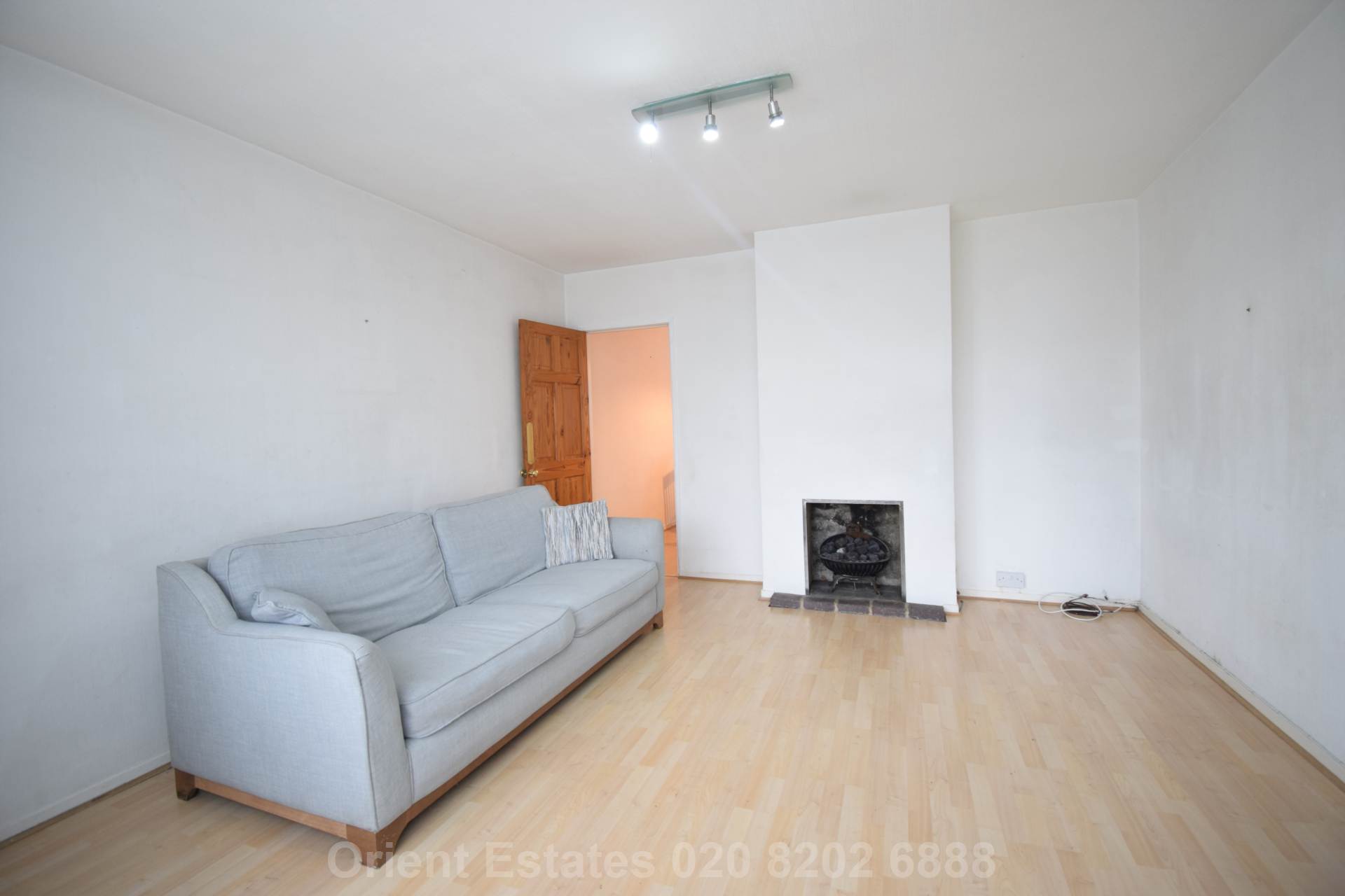Layfield Crescent, London, Image 3