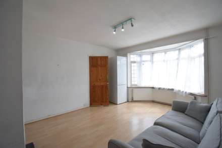 Layfield Crescent, London, Image 2