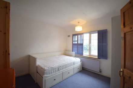 Layfield Crescent, London, Image 8