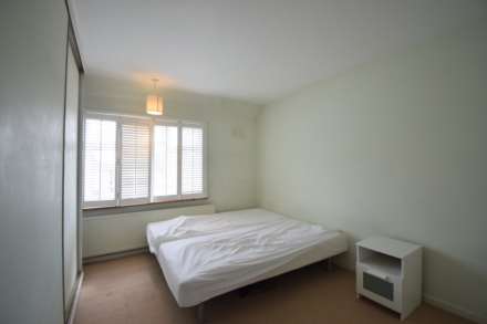 Layfield Crescent, London, Image 9