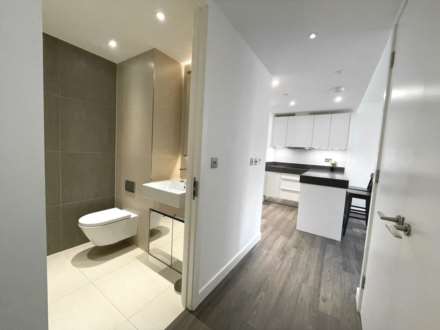 Chaucer Gardens, Aldgate East, Image 9