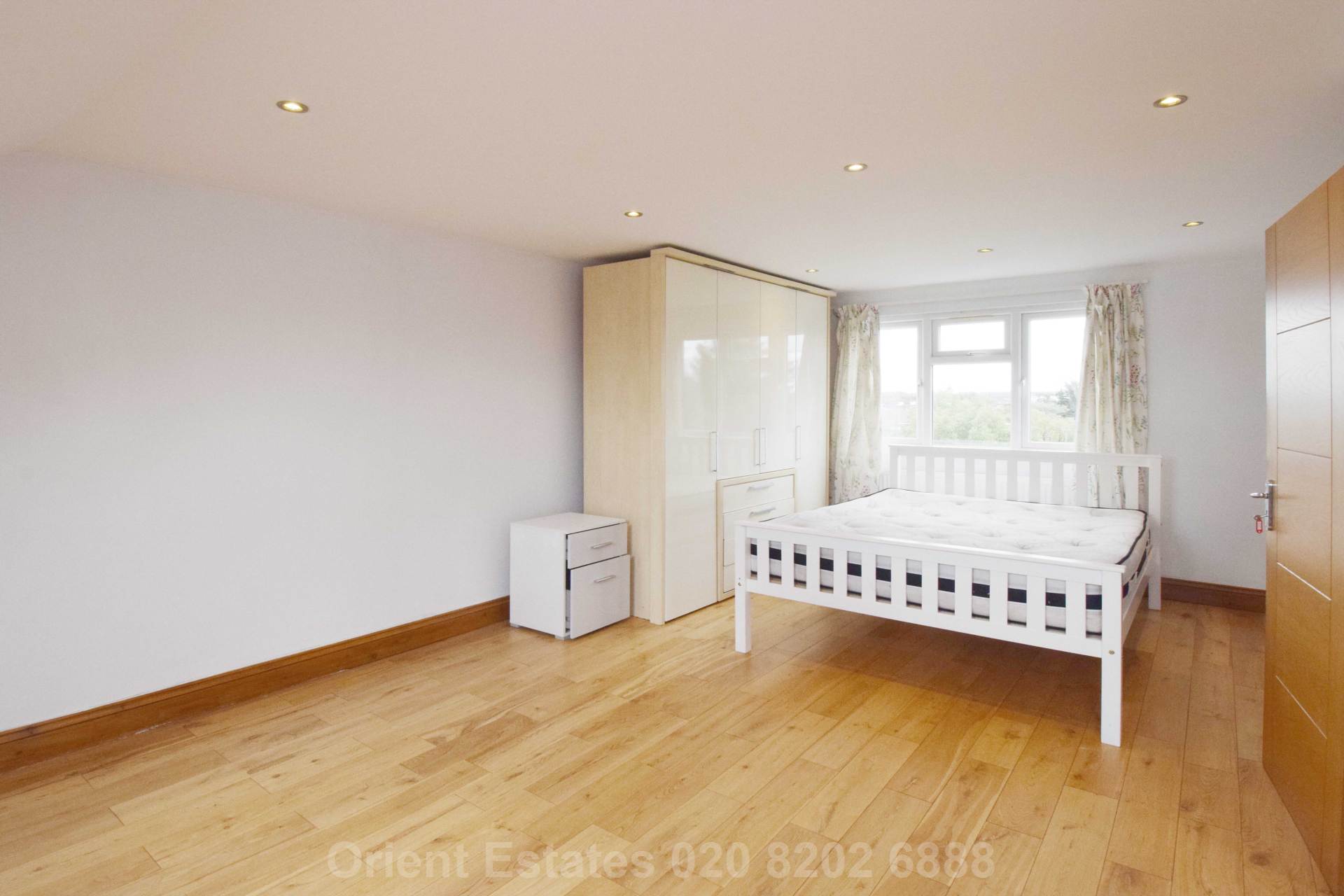 Neeld Crescent, London, Image 10