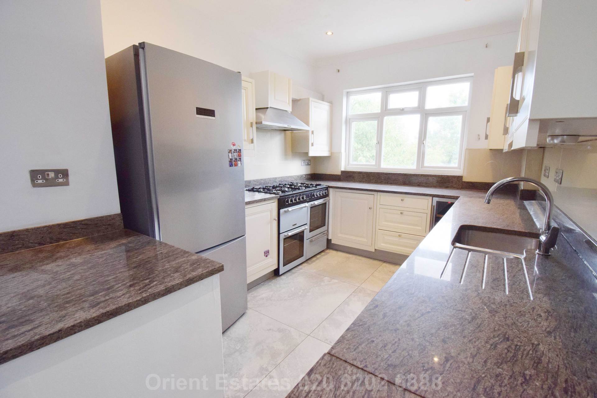 Neeld Crescent, London, Image 5