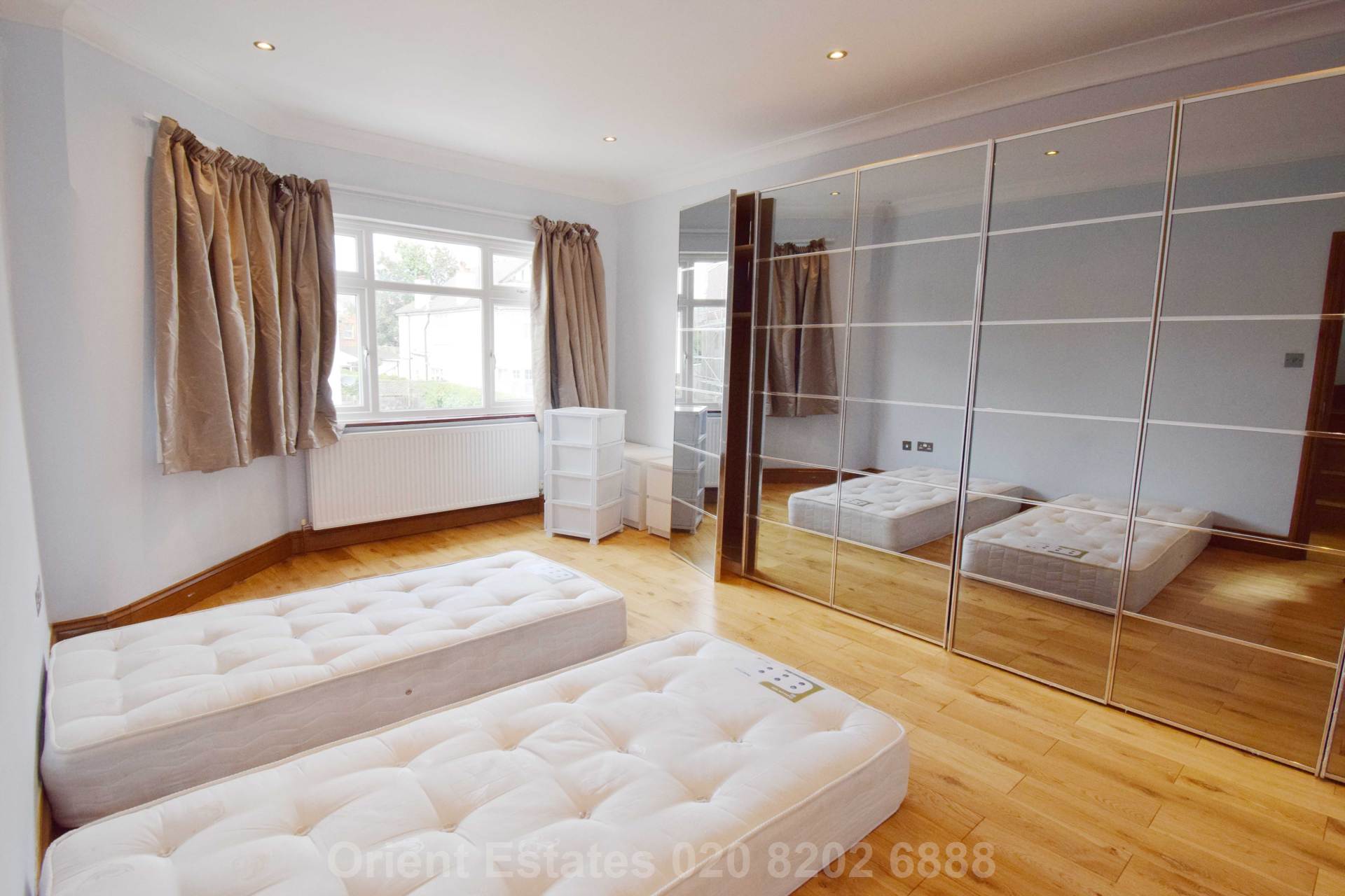 Neeld Crescent, London, Image 6
