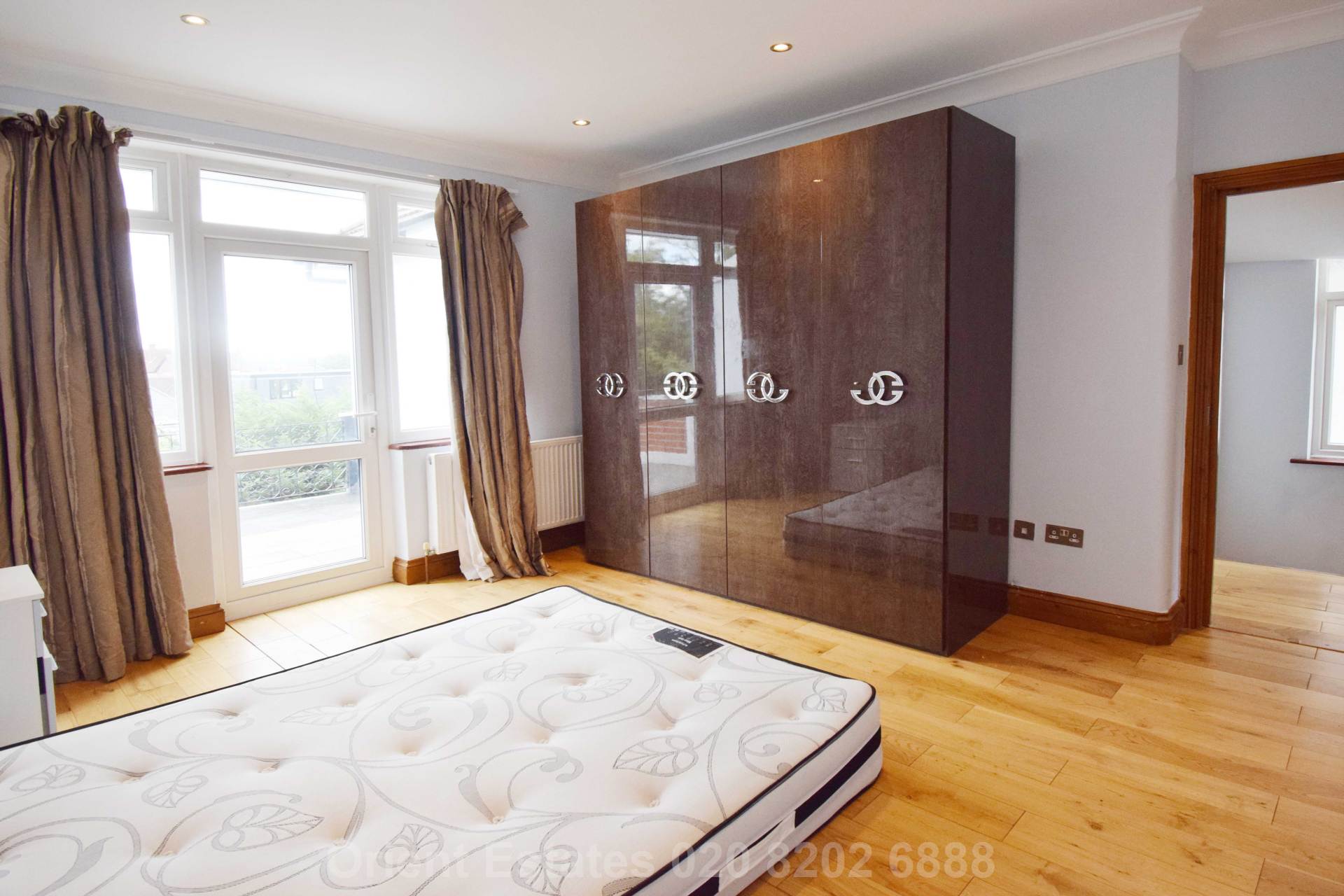 Neeld Crescent, London, Image 7