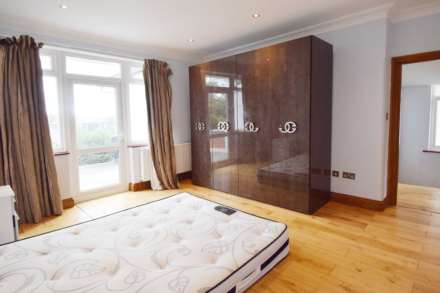 Neeld Crescent, London, Image 7