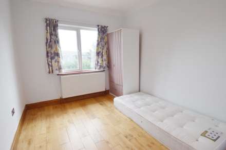Neeld Crescent, London, Image 9