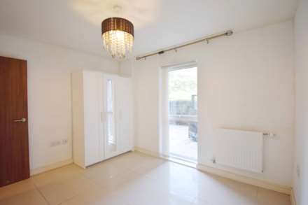 Cool Oak Lane, West Hendon, Image 6