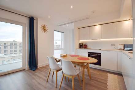 1 Bedroom Flat, Lismore Boulevard, Colindale