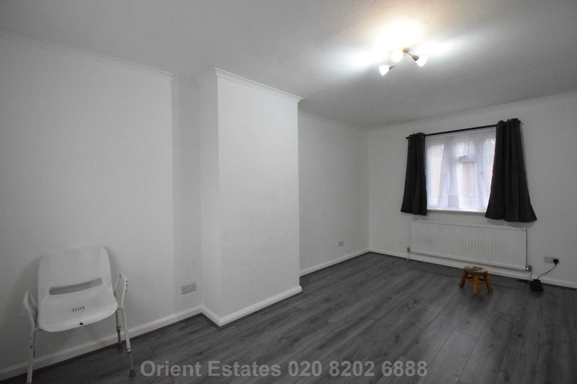 Sturgess Ave, Hendon Central, Image 10