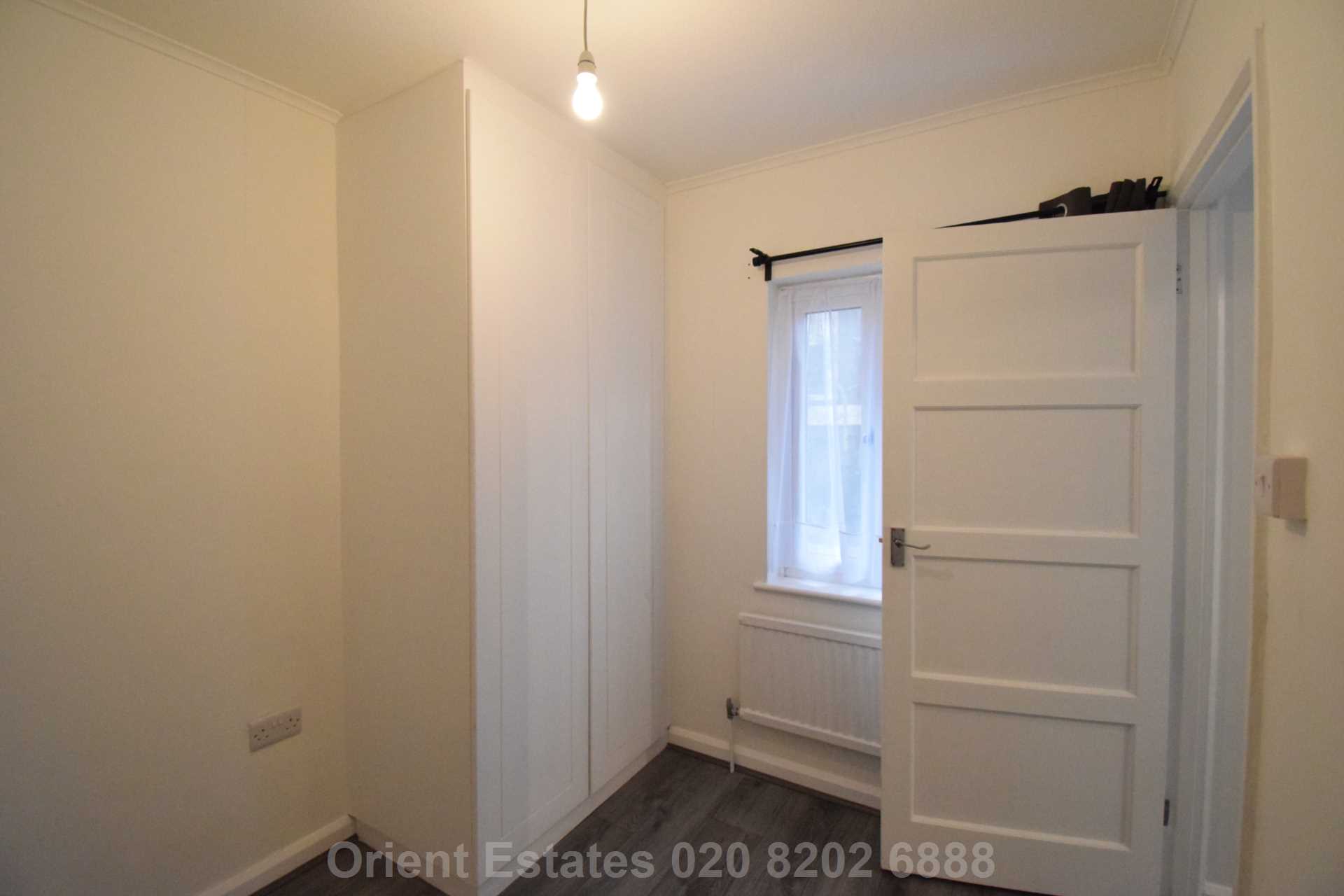 Sturgess Ave, Hendon Central, Image 6