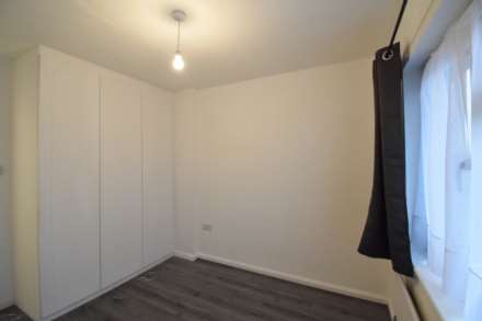 Sturgess Ave, Hendon Central, Image 2