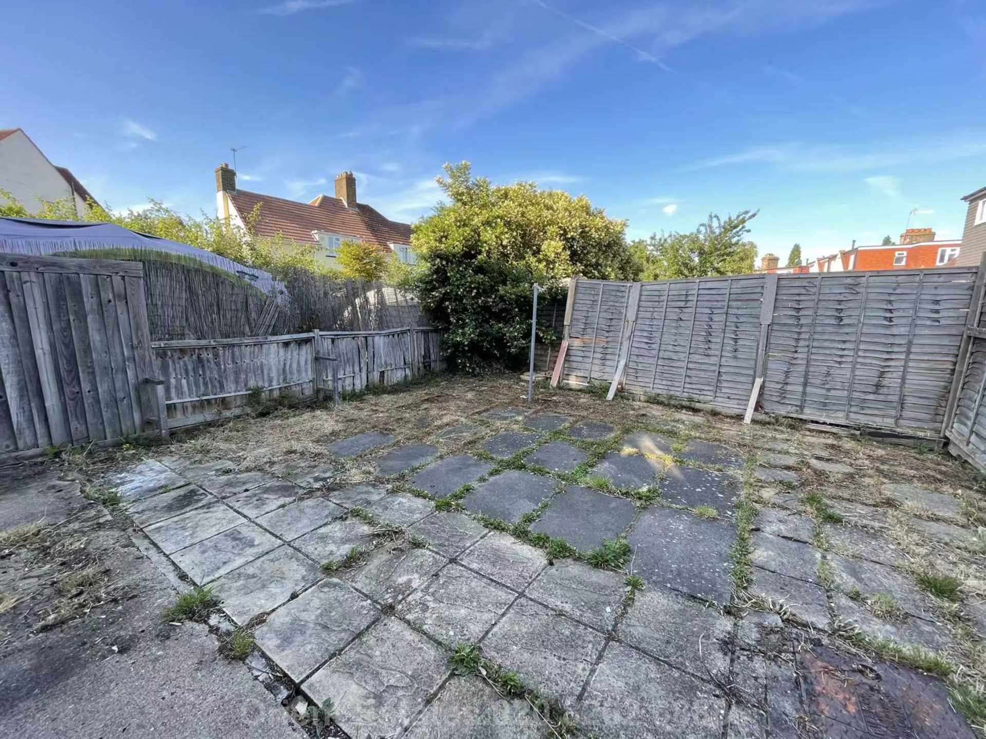 Sturgess Avenue, Hendon, Image 3