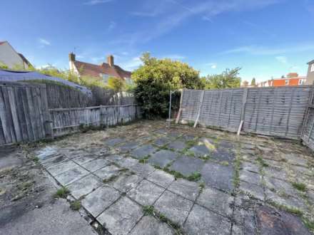 Sturgess Avenue, Hendon, Image 3