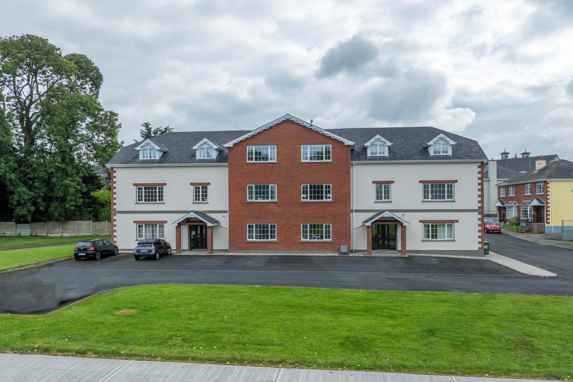 Apt 12, Palm Court, Arvagh, H12 R7T8