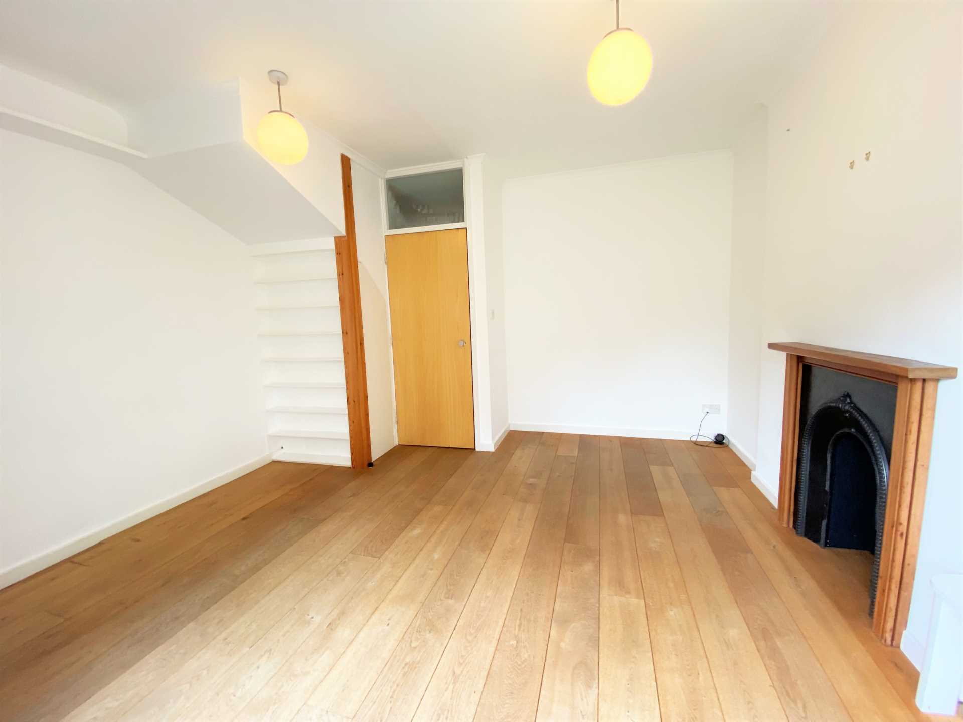 Notley Terrace, Image 3